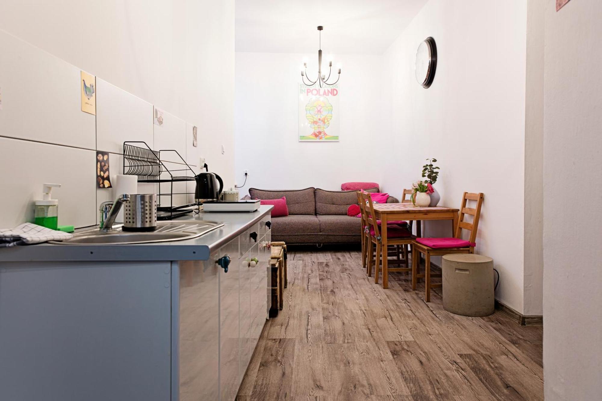 Hostel Krolewska Люблин Экстерьер фото