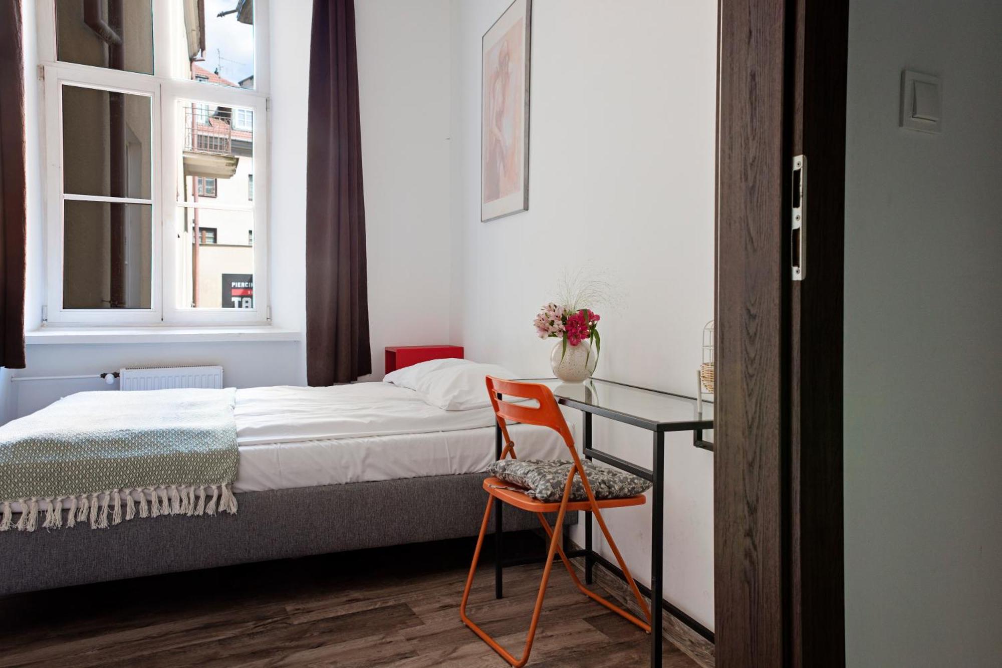 Hostel Krolewska Люблин Экстерьер фото