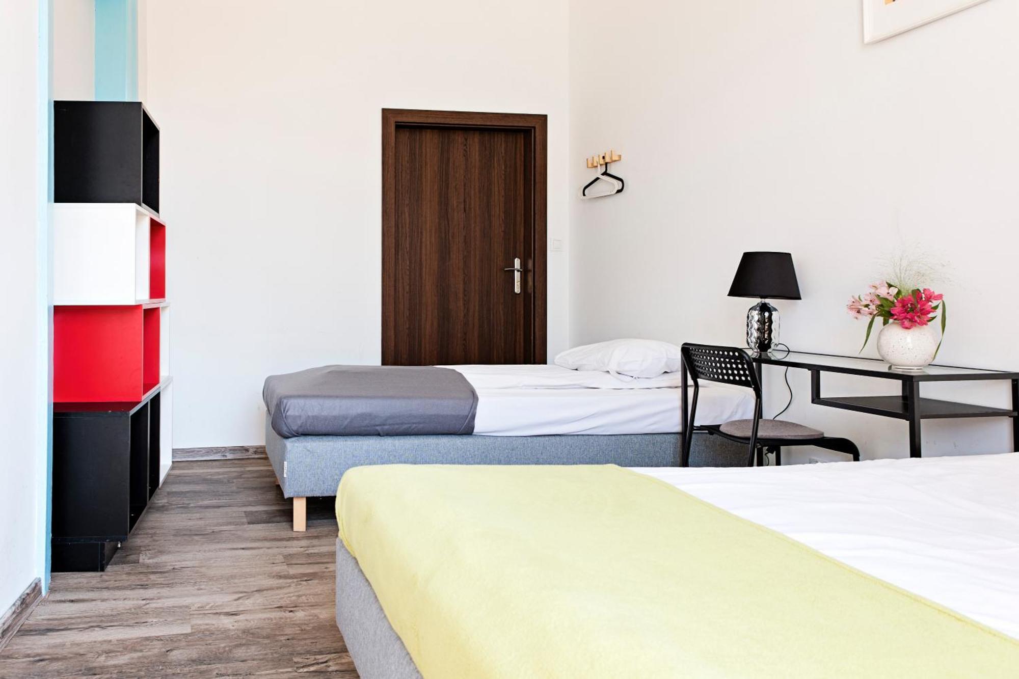 Hostel Krolewska Люблин Экстерьер фото