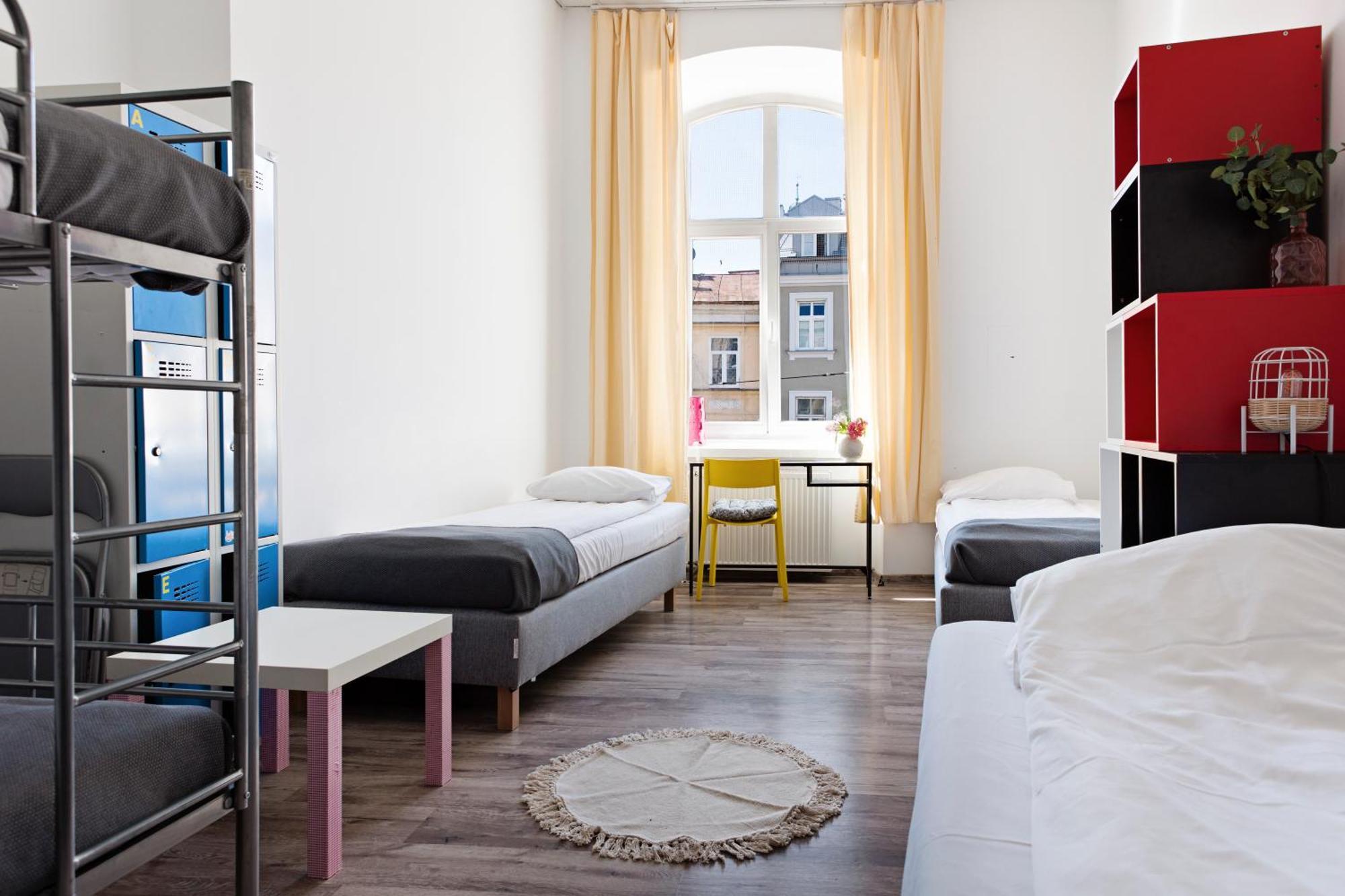 Hostel Krolewska Люблин Экстерьер фото