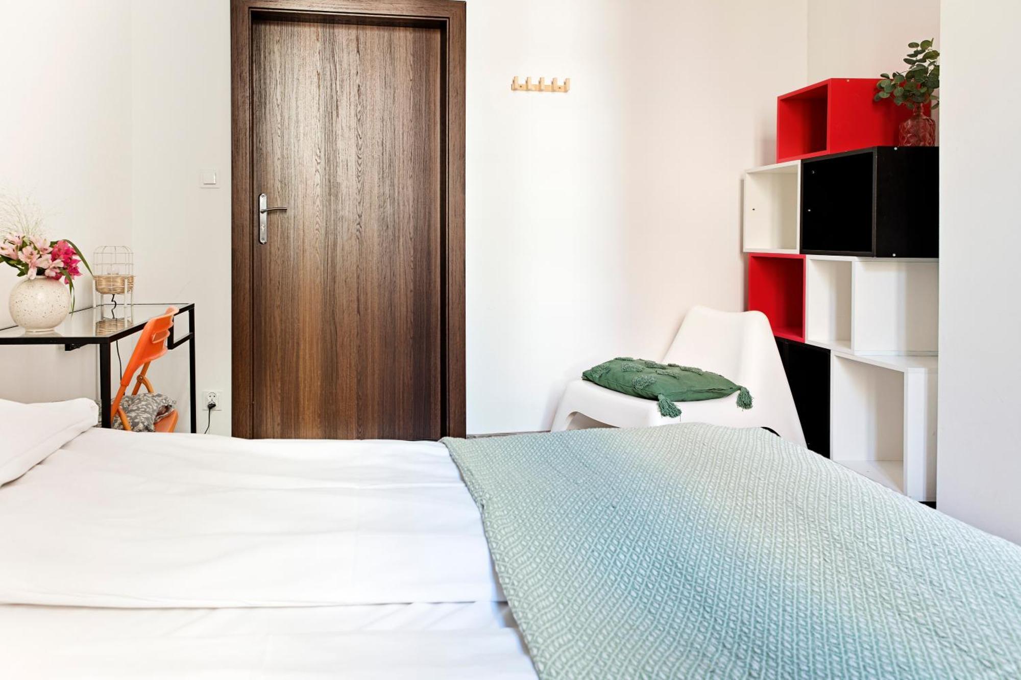 Hostel Krolewska Люблин Экстерьер фото